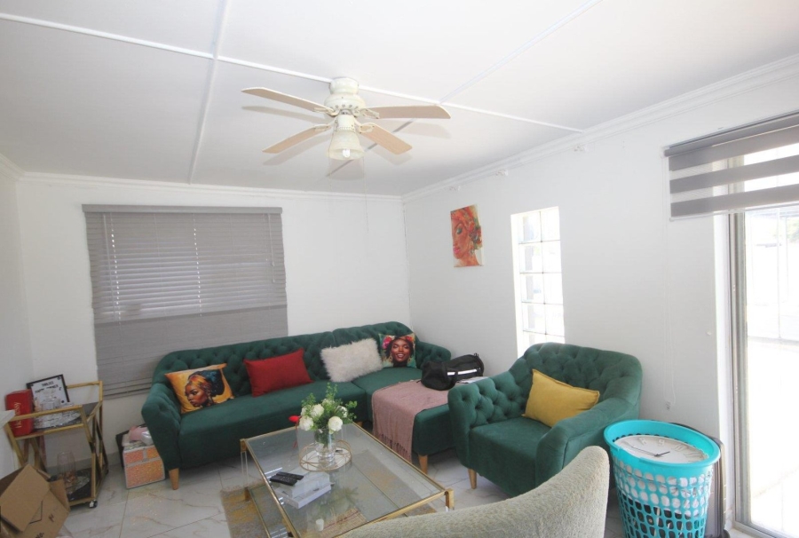 4 Bedroom Property for Sale in Sunnyridge Eastern Cape